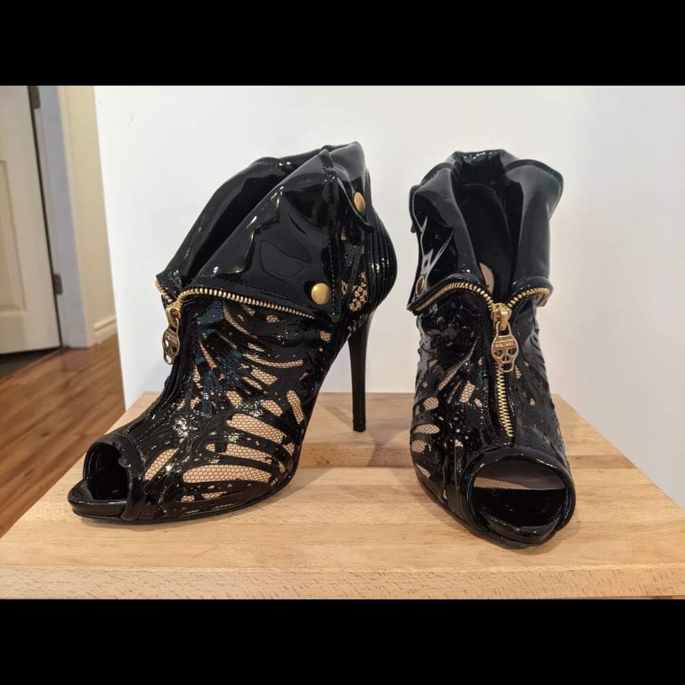 Alexander McQueen, Butterfly Lace Pattern, Size 8